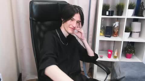 john__strong online show from June 2026 02:32:02 PM