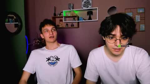 Snapshot of john_lik chatting on March 2026 01:15:01 PM John online show from March 2026 01:15:01 PM