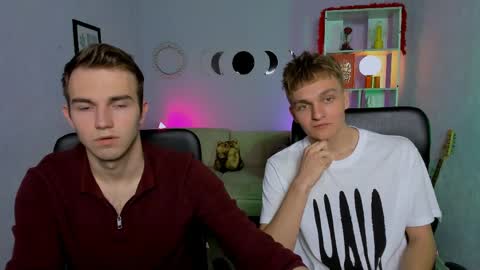 Snapshot of john_lik chatting on April 2026 12:05:02 PM John online show from April 2026 12:05:02 PM