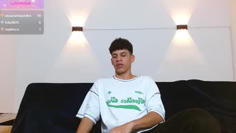 john_ssnow29 online show from September 2025 01:09:01 AM