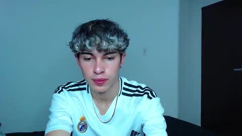 John Vichenso online show from December 2025 09:56:02 PM