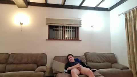 johnathan_stuart33 online show from February 2026 12:12:01 AM