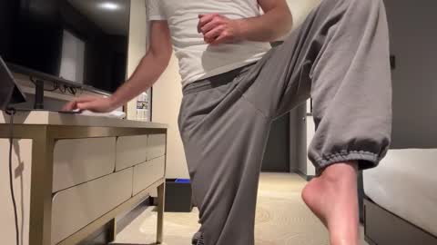 J online show from October 2025 10:47:02 AM