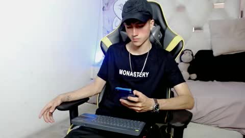 johnny_cagee online show from January 2026 03:23:01 AM