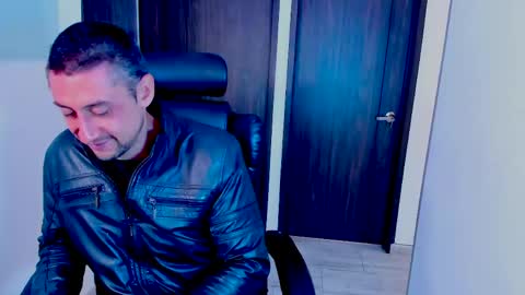 Johnny online show from May 2026 01:52:02 PM
