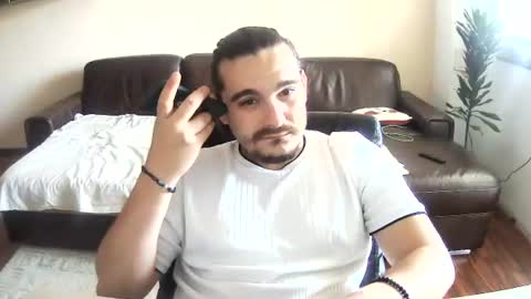 johnnybravovici online show from July 2026 11:57:02 AM