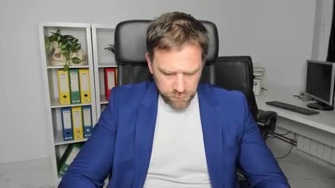 johnnydough82 online show from December 2024 04:56:02 AM