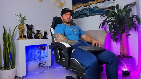 JOHNNY online show from January 2026 12:14:02 AM