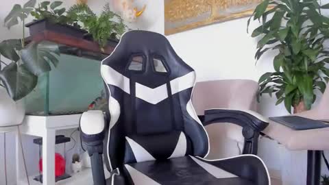 JOHNNY online show from March 2026 03:38:01 PM