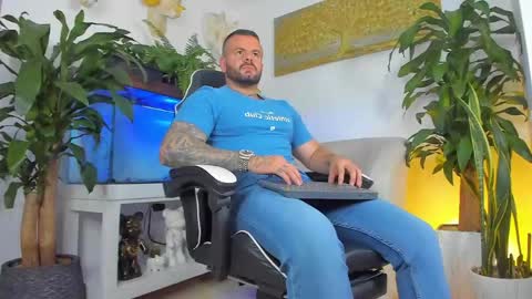 JOHNNY online show from April 2026 12:49:02 AM