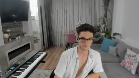 Snapshot of johnnyk8 chatting on August 2026 06:43:02 PM Johnny k. online show from August 2026 06:43:02 PM