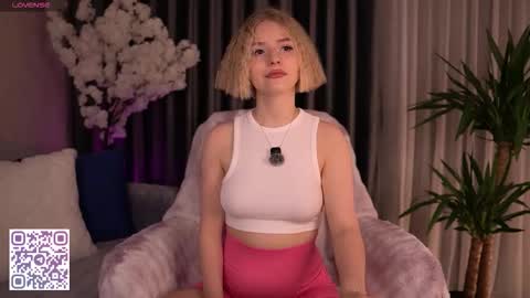 Paula online show from October 2025 02:42:01 AM