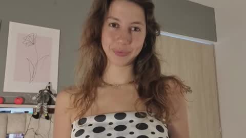 jolie_lov online show from October 2025 01:23:01 PM