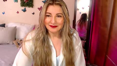 Snapshot of jolie_mature_ chatting on May 2026 09:45:01 PM Jolie Mature online show from May 2026 09:45:01 PM