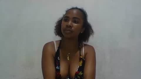 joliedonnue online show from December 2025 12:21:02 PM