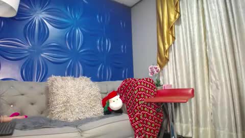 Jolie online show from December 2025 12:35:02 PM