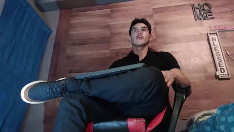 jonathancast08 online show from November 2025 12:11:02 AM