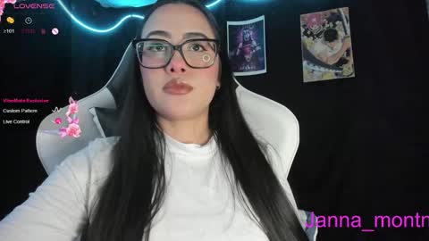 Snapshot of jonathanrwick chatting on October 2025 03:05:01 AM Janna online show from October 2025 03:05:01 AM