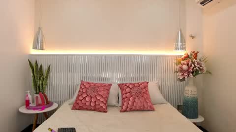melani gomez online show from May 2026 01:07:01 PM