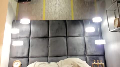 JonnyGreey online show from November 2025 07:13:01 PM