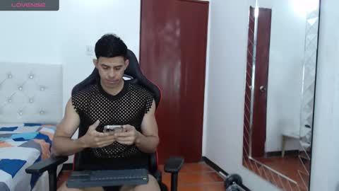 jose_rumbero91 online show from February 2025 12:05:02 PM