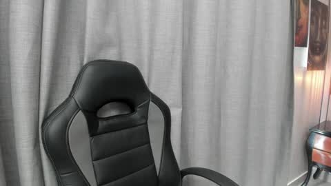 Katalina online show from December 2024 02:01:01 PM