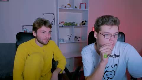 joseph_bear_ online show from October 2025 07:23:02 PM