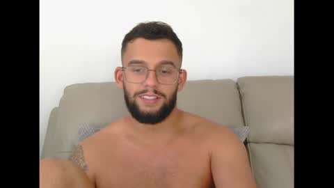 josh_xo online show from July 2026 06:28:01 PM