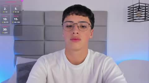Snapshot of joshclaarktt chatting on May 2026 04:17:02 AM Josh online show from May 2026 04:17:02 AM