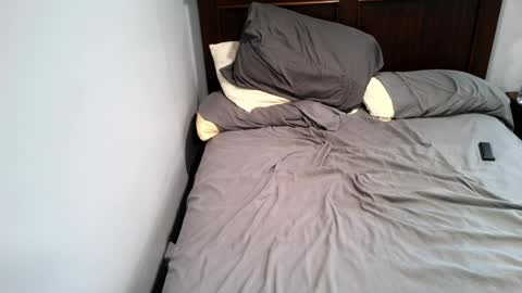 joshhawes online show from April 2026 10:40:02 PM