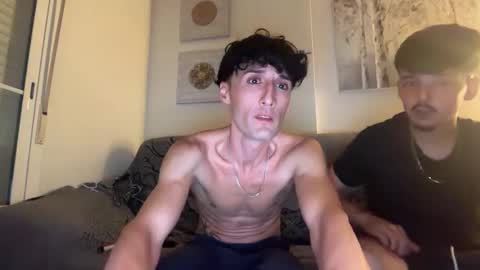 Snapshot of josjoseik chatting on May 2026 10:39:01 PM MorbosoMaximo online show from May 2026 10:39:01 PM