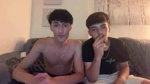 Snapshot of josjoseik chatting on May 2026 10:48:01 PM MorbosoMaximo online show from May 2026 10:48:01 PM