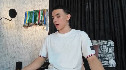 Im Jouliano online show from January 2025 08:50:01 PM