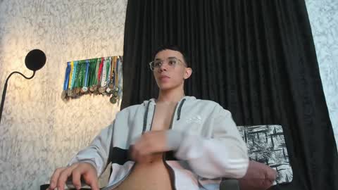 Im Jouliano online show from January 2025 12:01:01 PM