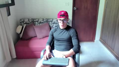 Im Jouliano online show from September 2025 04:29:02 PM