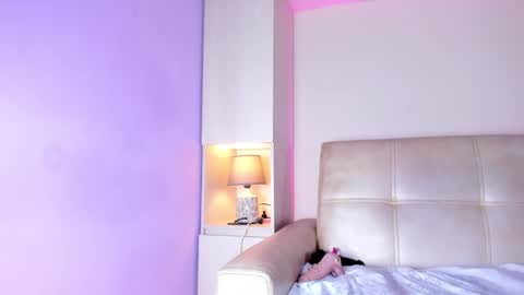 joyceblake online show from October 2025 04:40:01 AM