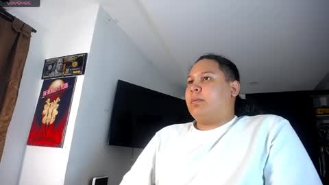 INDEPENDENT MODEL online show from April 2026 03:02:01 AM