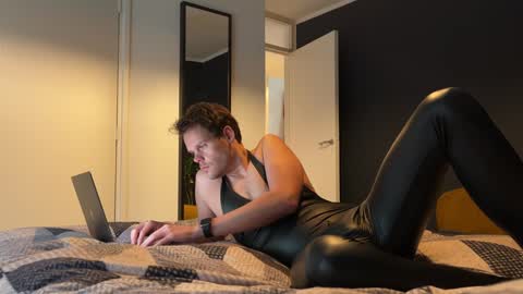 Snapshot of jrnb87 chatting on December 2024 10:47:02 AM JoyBoy online show from December 2024 10:47:02 AM