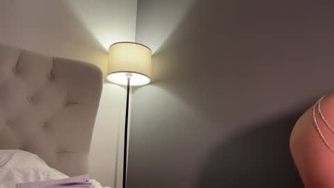 Jennie and Sophia online show from December 2024 05:08:02 PM