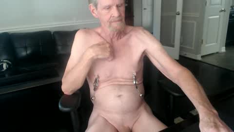 jtull52 online show from November 2025 09:37:02 PM