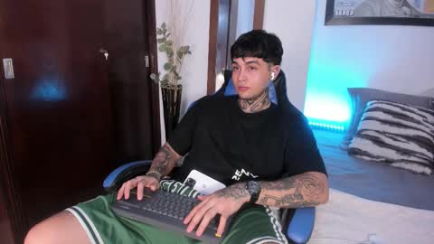 juan_alvarez18 online show from September 2025 03:06:02 AM