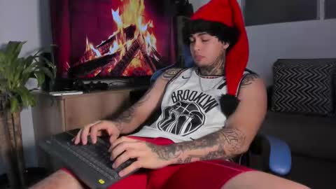 juan_alvarez18 online show from December 2025 02:19:01 AM