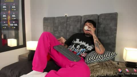 juan_alvarez18 online show from February 2026 06:43:02 AM