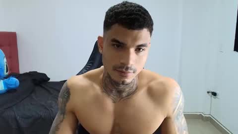 juan_gomez_1 online show from December 2025 08:21:02 AM