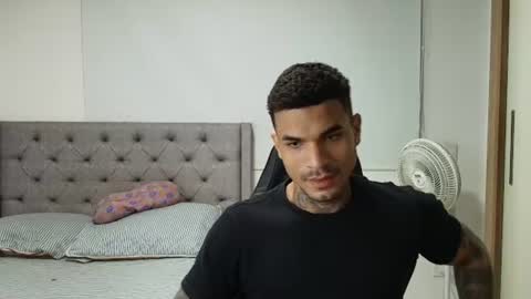 juan_gomez_1 online show from June 2026 05:06:01 AM