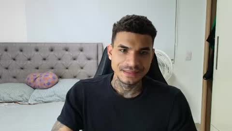 juan_gomez_1 online show from June 2026 05:12:01 AM