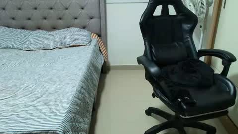 juan_gomez_1 online show from July 2026 11:04:02 AM