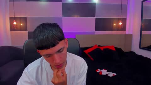 Snapshot of juan_nd_steven chatting on December 2024 05:20:02 AM JuanSteven online show from December 2024 05:20:02 AM