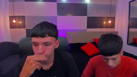 Snapshot of juan_nd_steven chatting on December 2024 07:50:02 AM JuanSteven online show from December 2024 07:50:02 AM