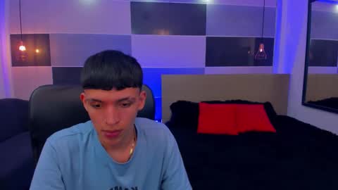 Snapshot of juan_nd_steven chatting on December 2024 05:51:01 AM JuanSteven online show from December 2024 05:51:01 AM